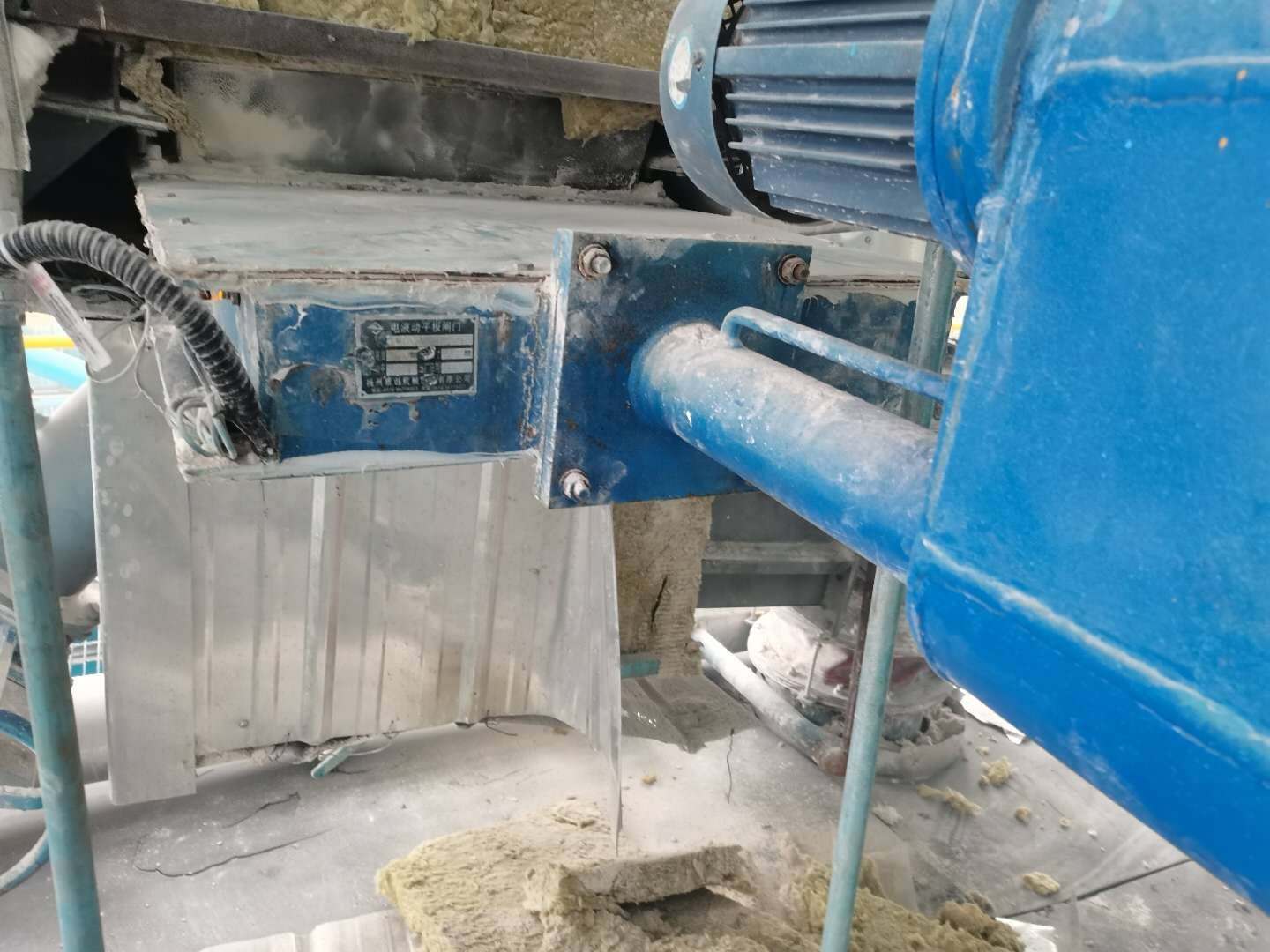 ���̰���